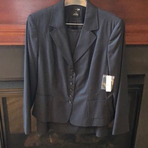 NWT East 5th Skirt Suit - 18